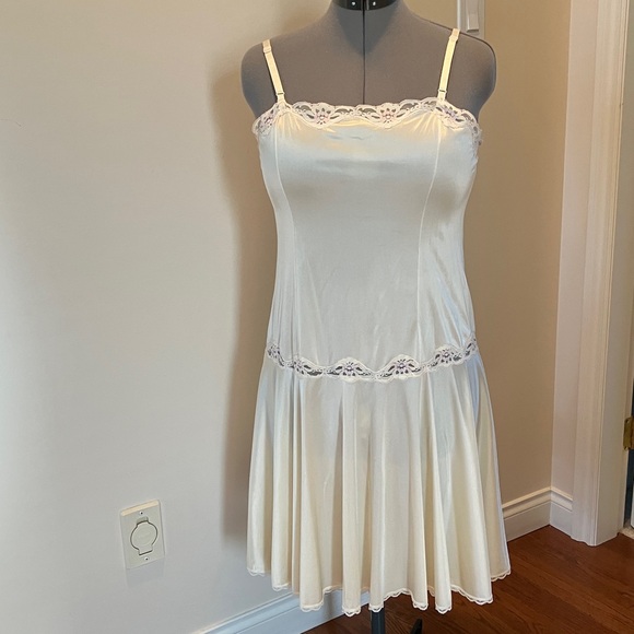 Vintage Other - Vintage drop waist slip with pink lace, beige, size var